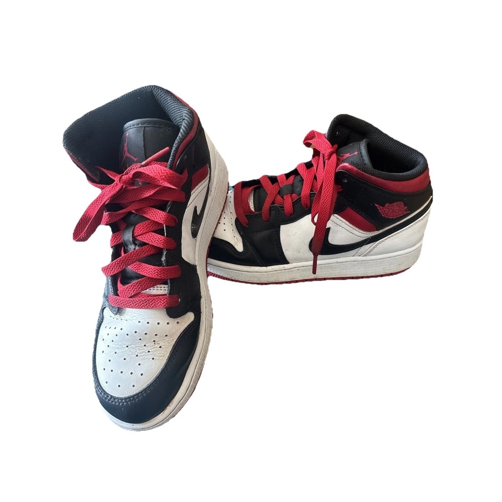 Nike‎ Air Jordan 1 Retro Mid Youth 6Y Red Black Sneakers DQ8423-106